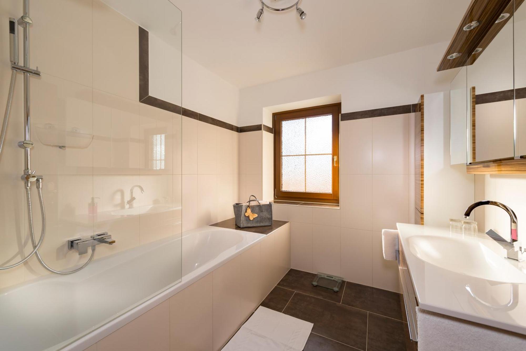 Landhaus Dax Guest House Kossen Exterior photo