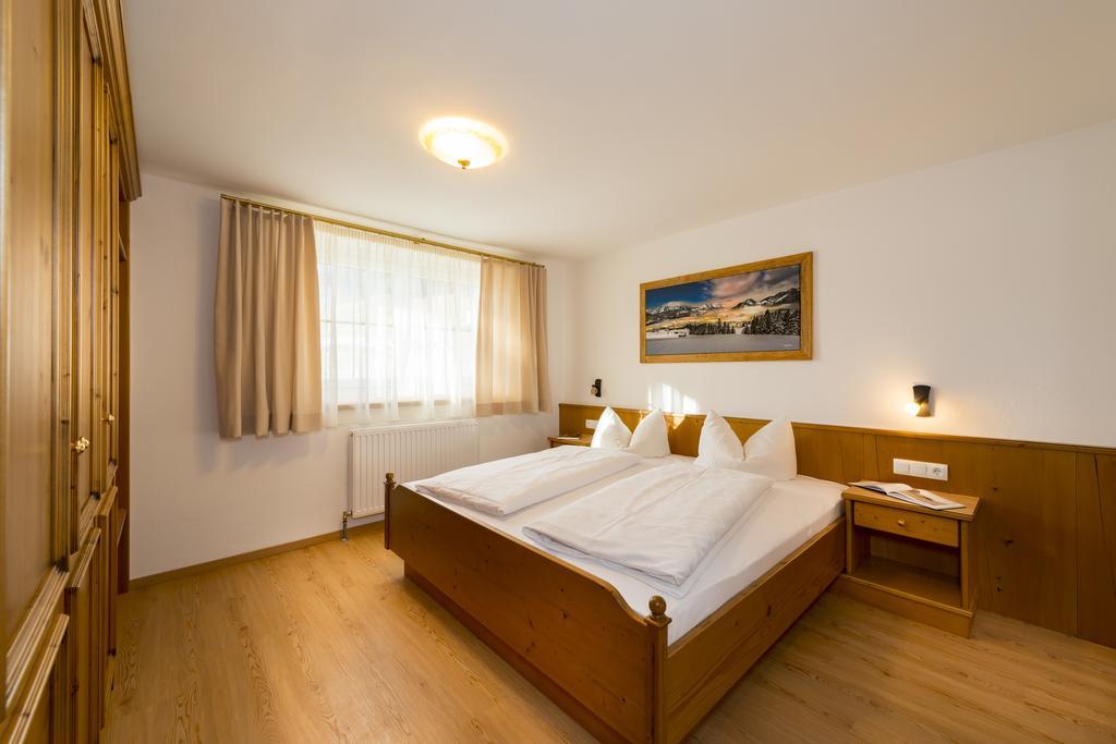 Landhaus Dax Guest House Kossen Exterior photo