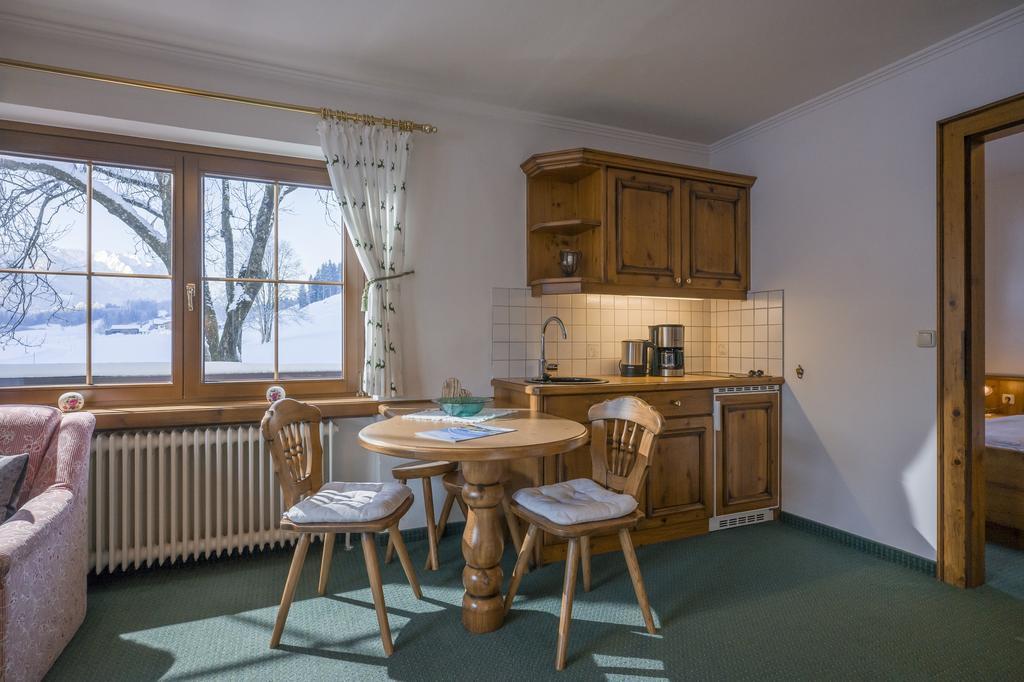 Landhaus Dax Guest House Kossen Exterior photo
