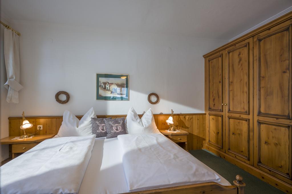 Landhaus Dax Guest House Kossen Exterior photo